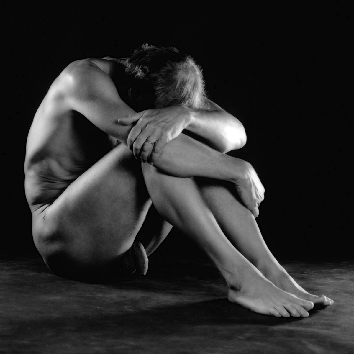 FKK, nackt und frei - Nackt-Yoga - entspannte Sitzhaltung - Erhard Hagebeuker